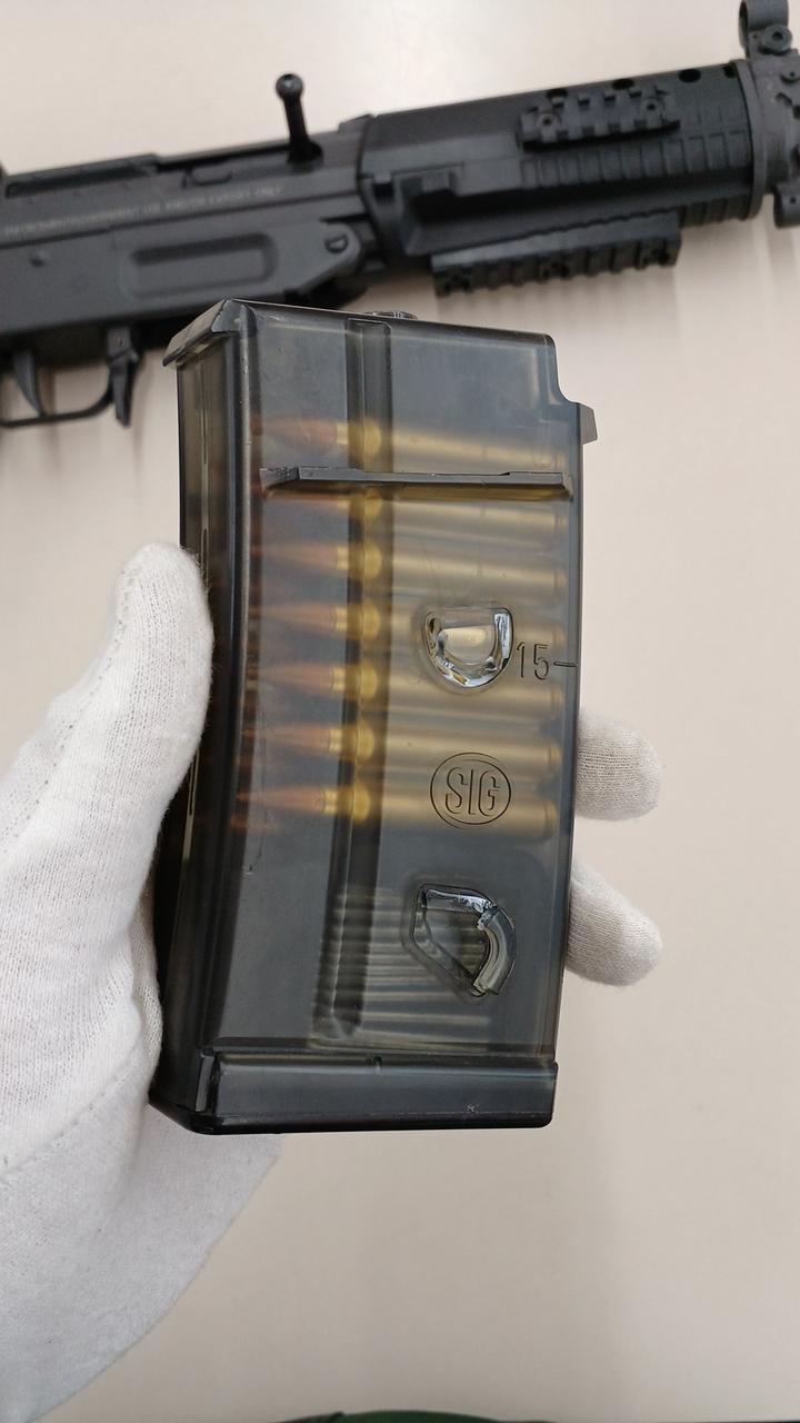 欠けています。