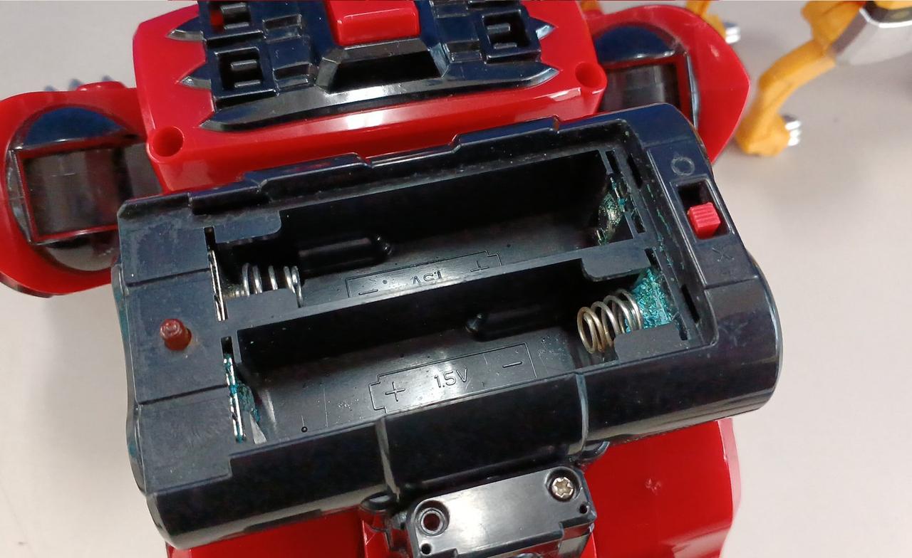 電池液漏れのため動作確認していません。