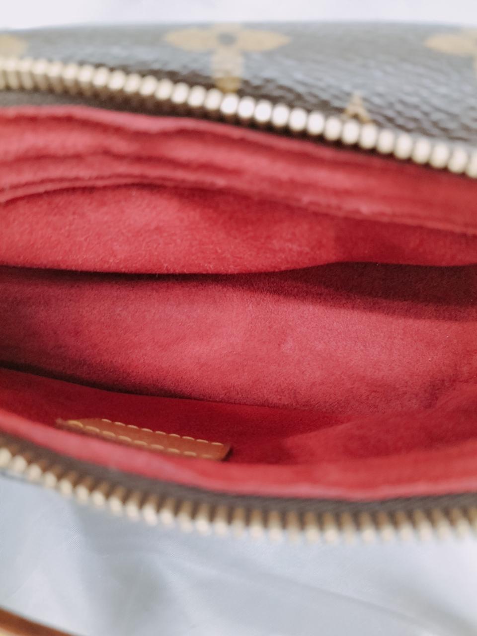 內部に変色有り