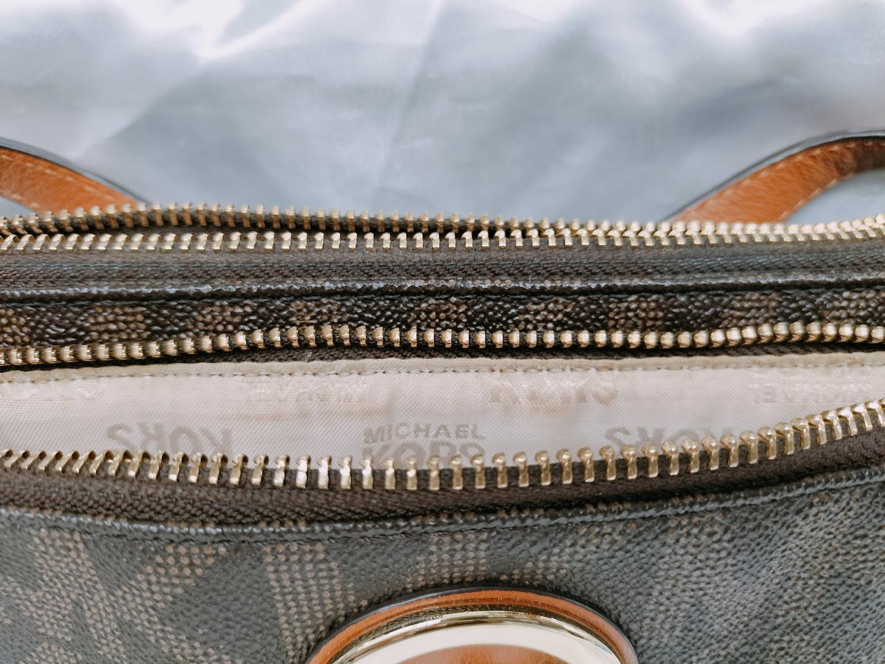 內部に変色有り