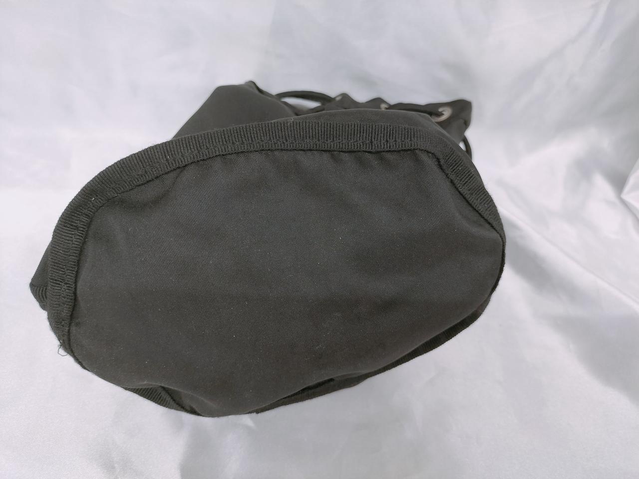 內部に変色有り