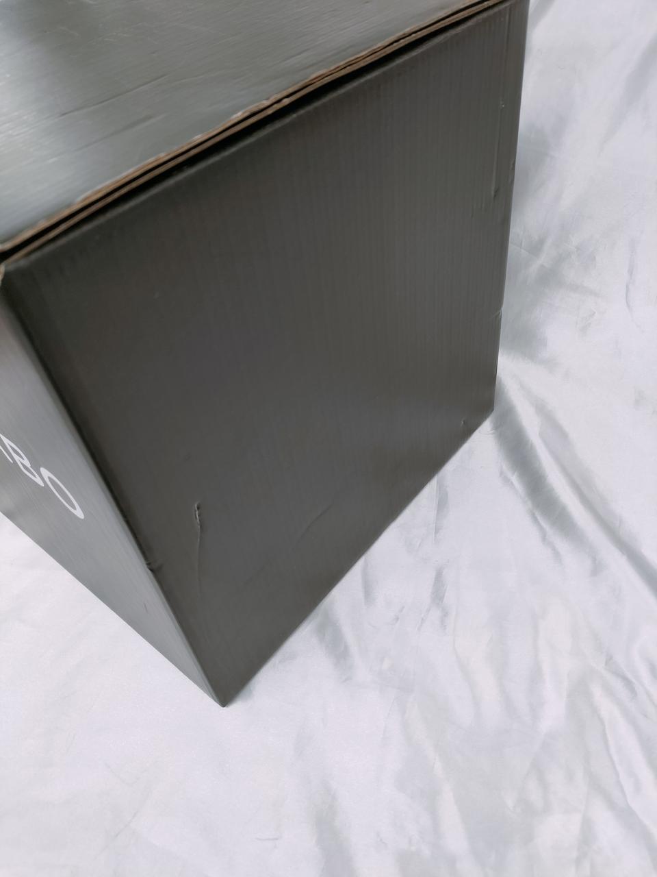 箱傷み有ります。