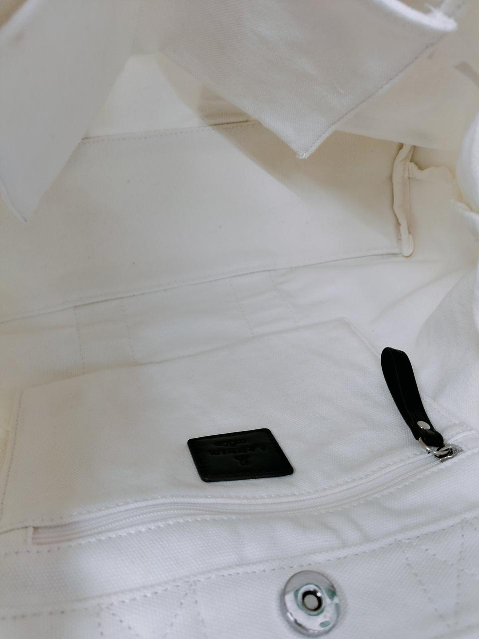 內部に変色有り