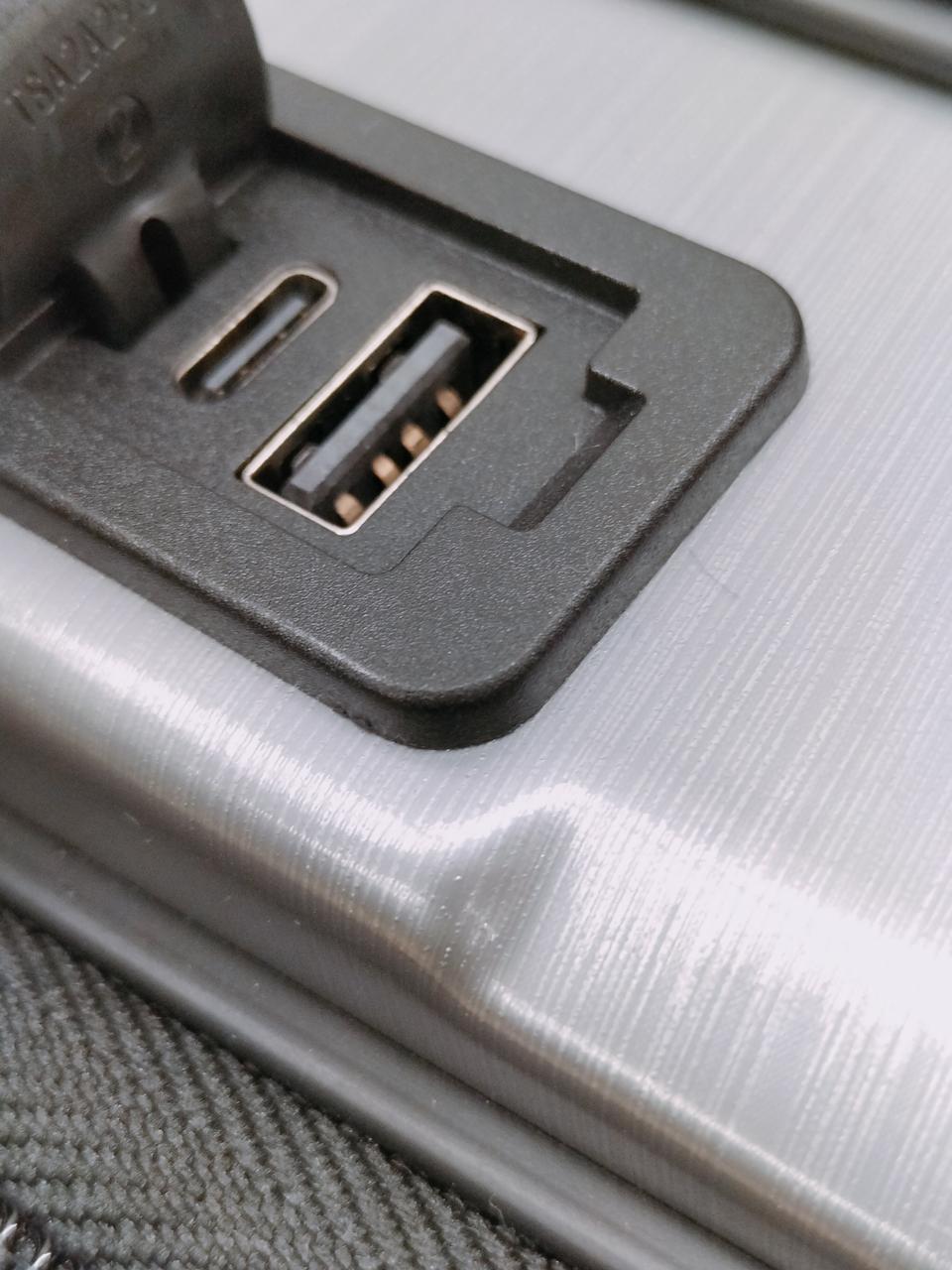 充電ポート付き