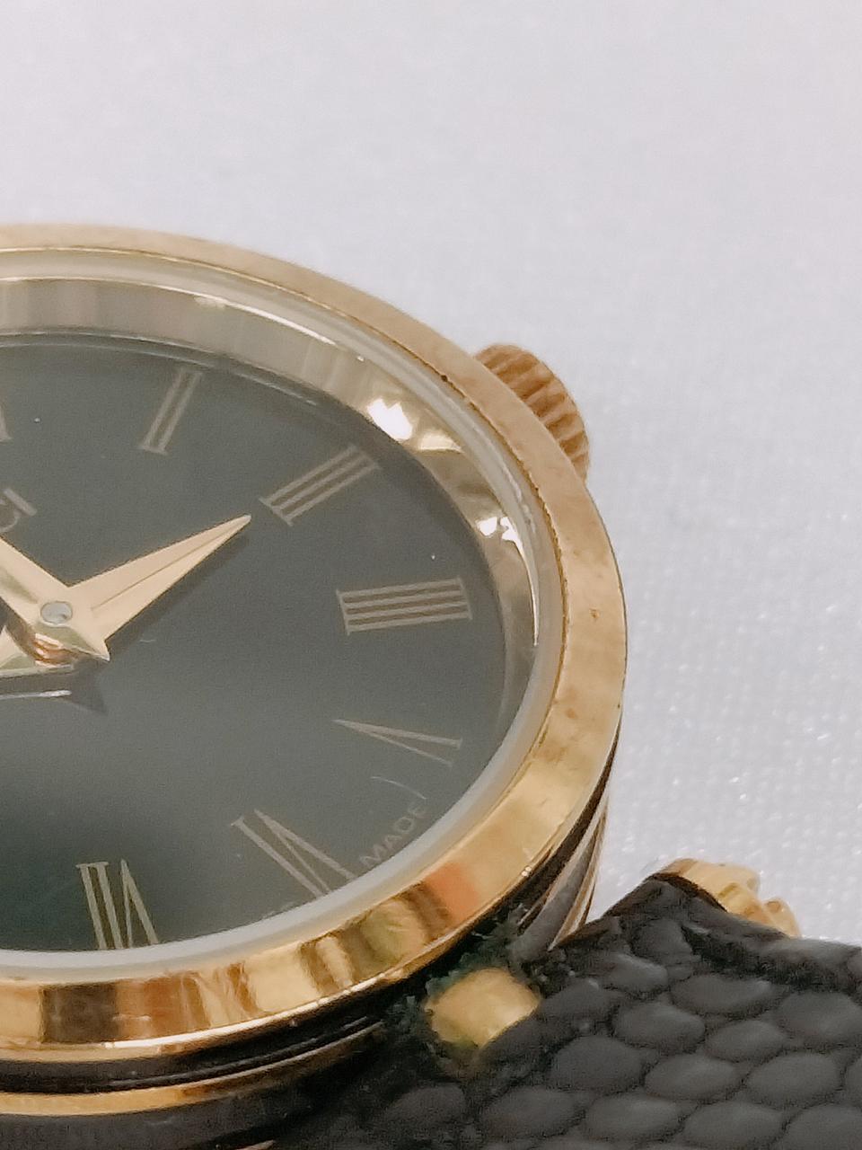 ガラス面に小キズ有り