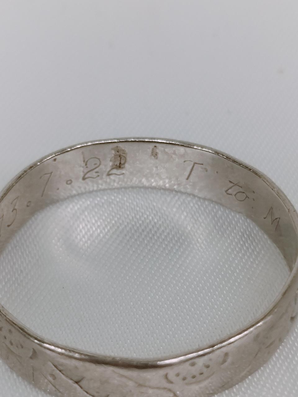 日付、イニシャル刻印有り