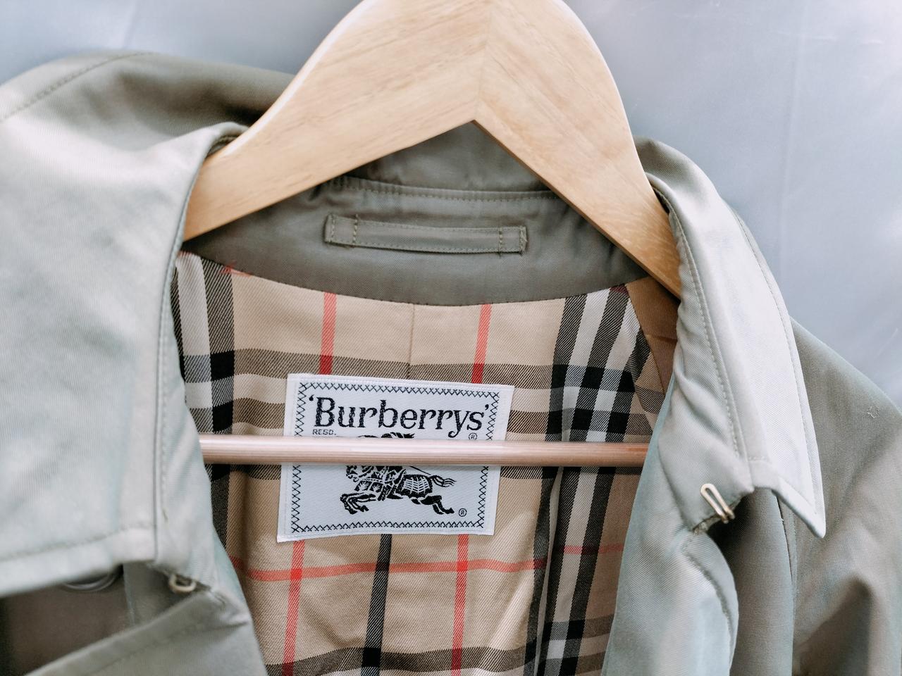 襟周り変色有り