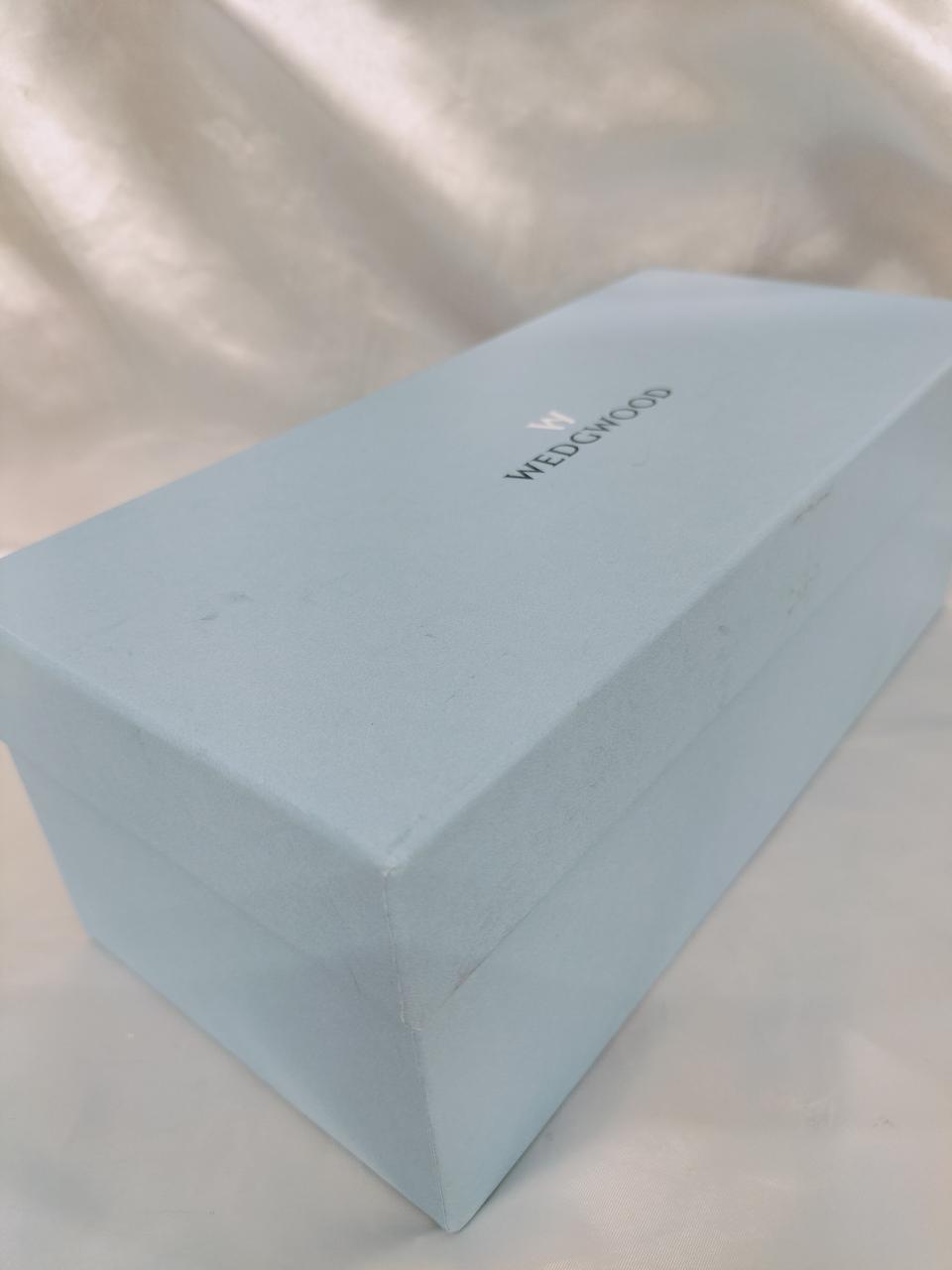 箱に変色有り