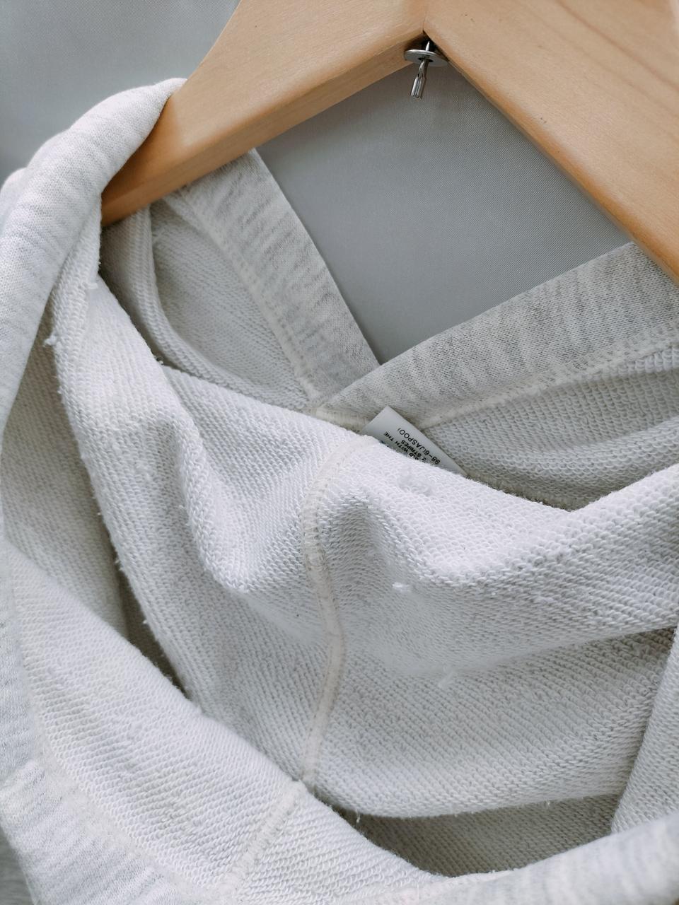 フード內部にホツレ有り