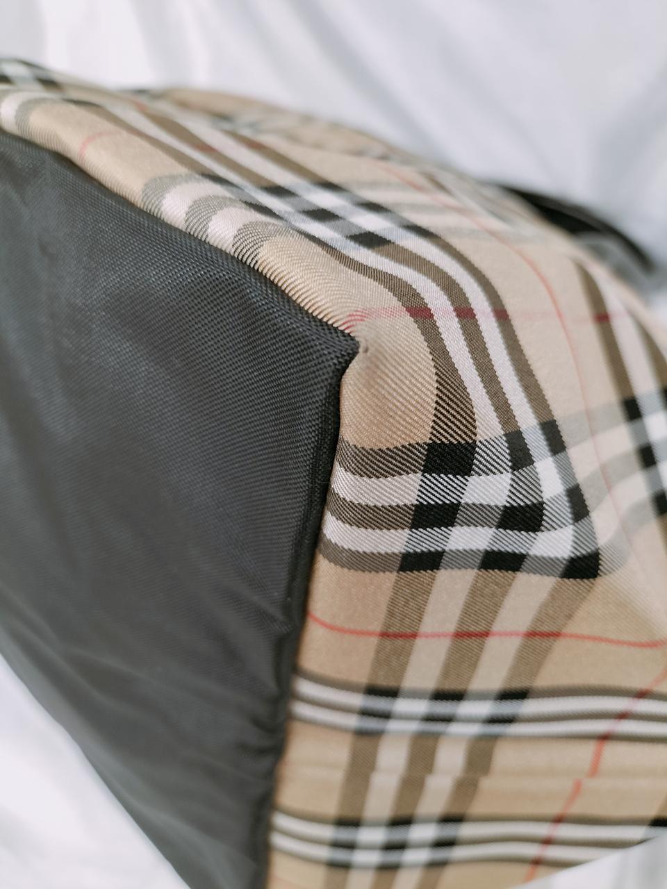 角スレ変色有り