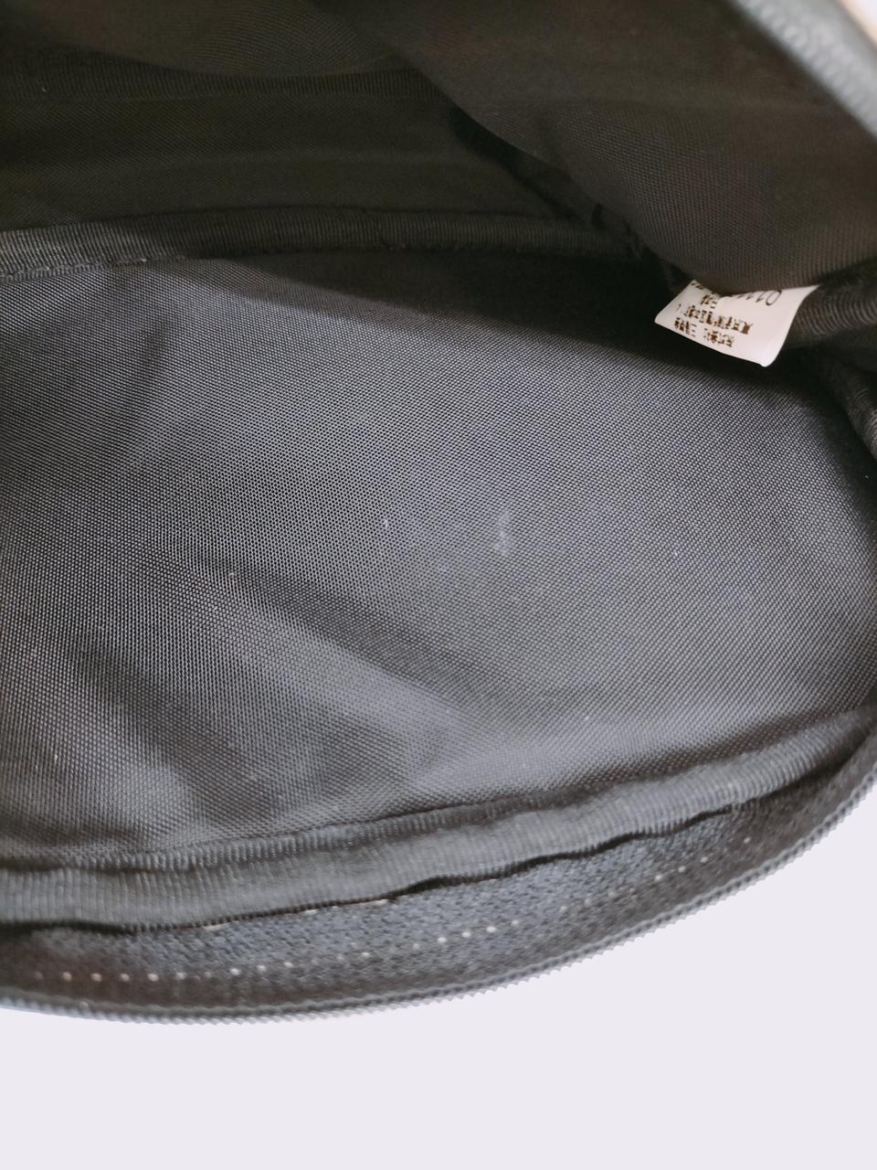 內部に変色有り