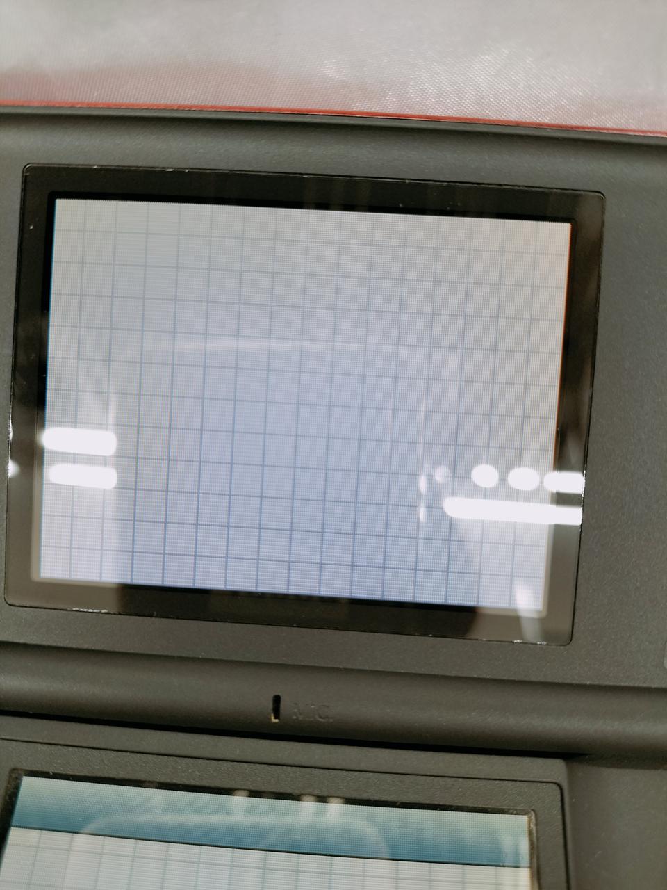 画面に黄ばみ有ります