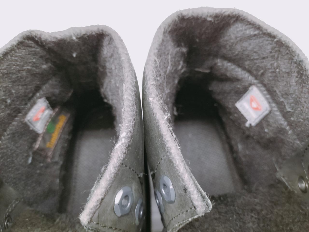 內部に毛羽立ち有り