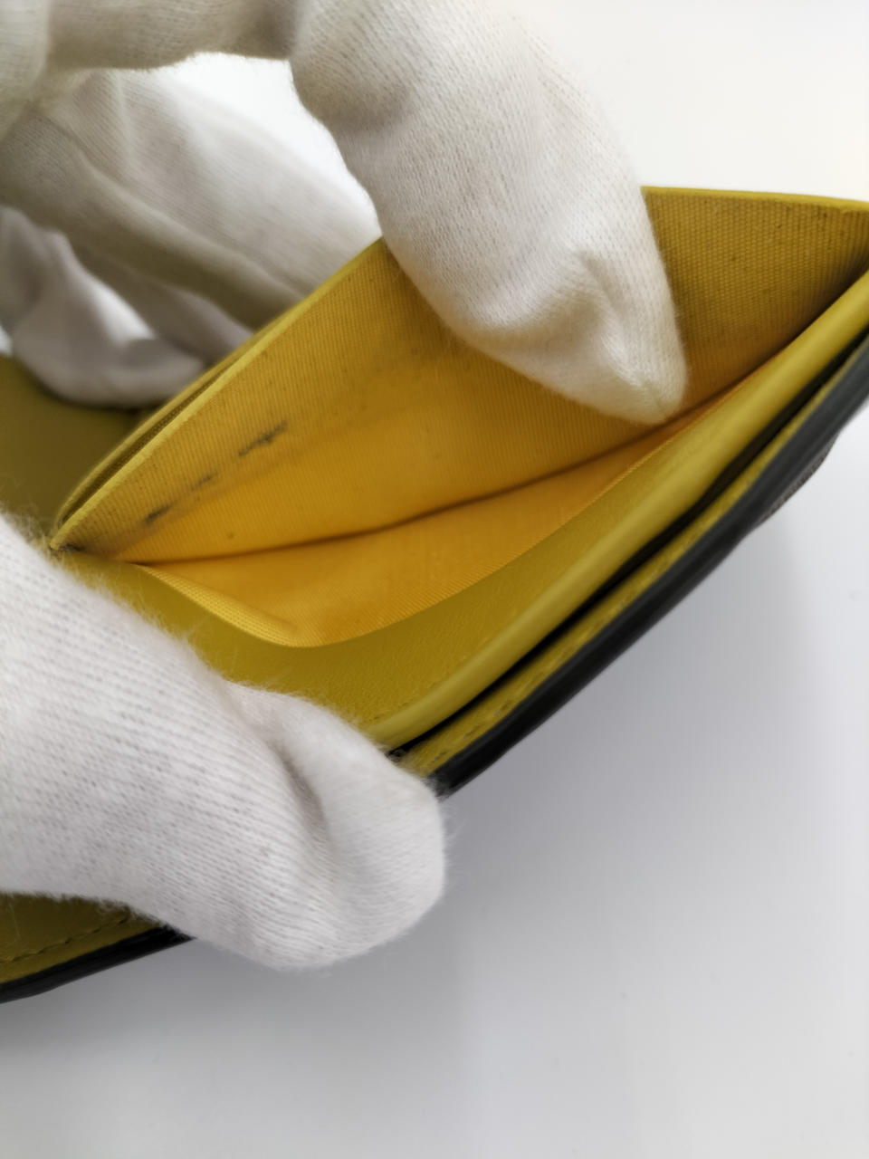 カード入れ汚れ有ります。