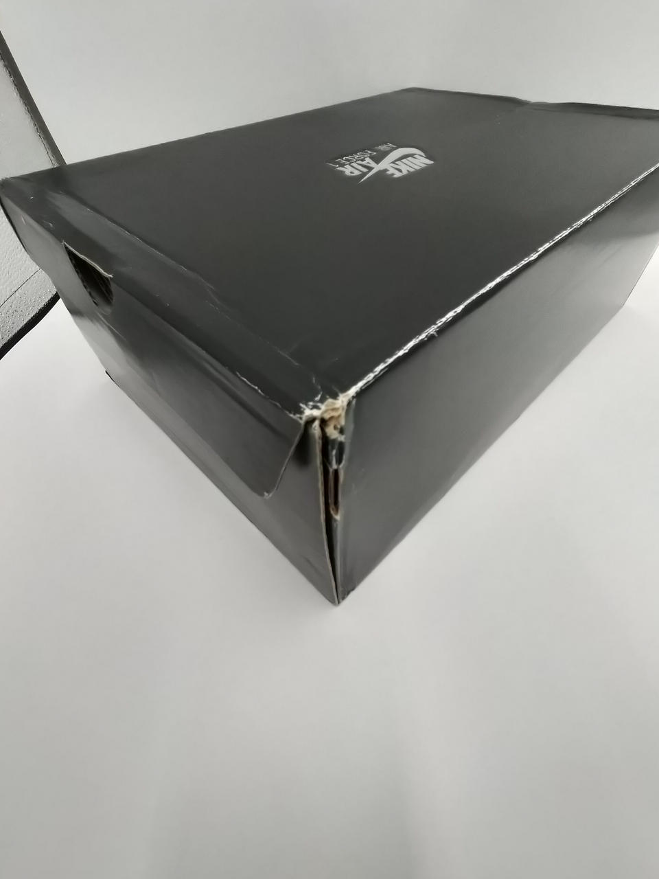 箱傷みあります