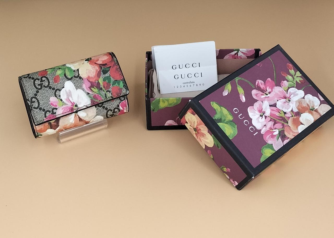 グッチ　GUCCI GGブルームス　6連　キーケース 楽天市場】GUCCI グッチ 6連キーケースコーティングGGキャンバス
