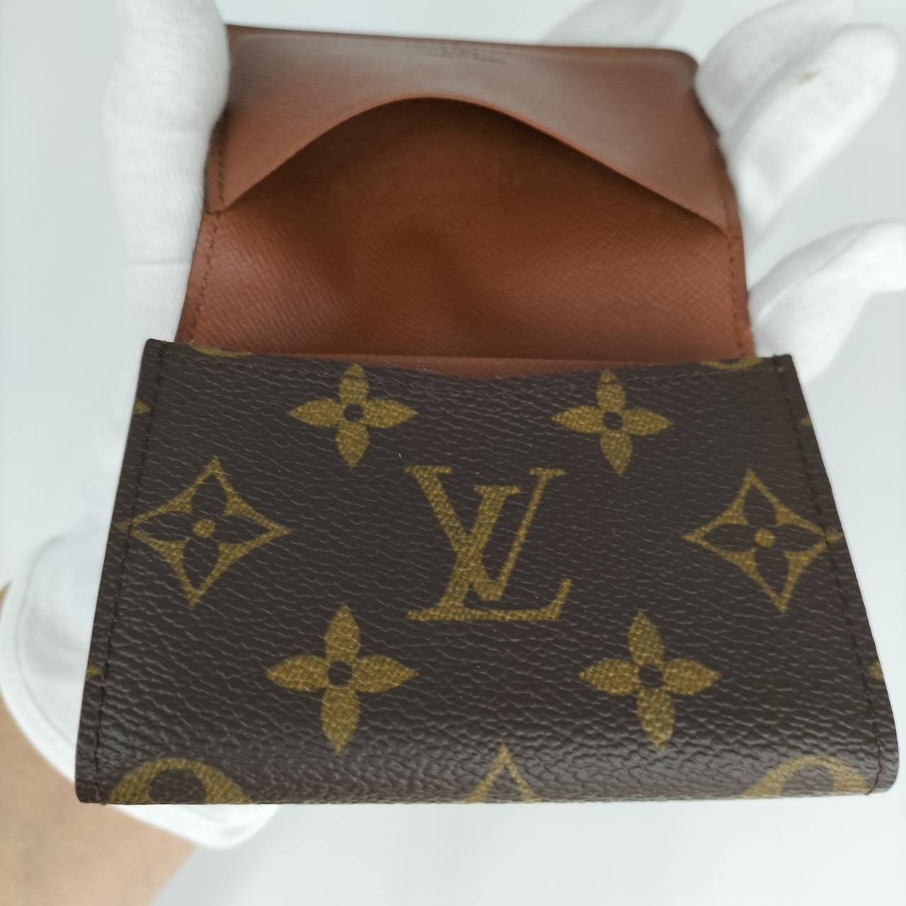 ポケットの中少しキズがあります。