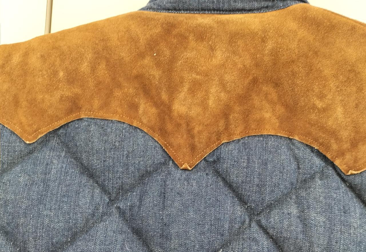 レザー部分にめくれ有り