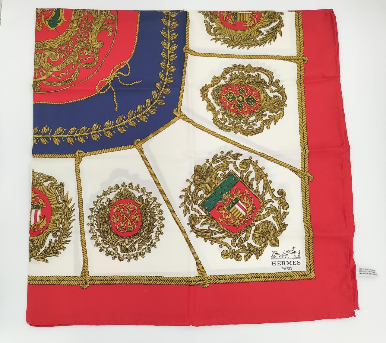 ほつれ箇所有り。