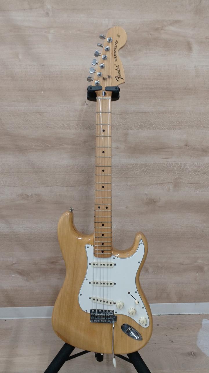 フェンダージャパン　ストラトキャスター　STー７２ Fender Japanストラトキャスター 黒 Fender Japan ST-72-LH