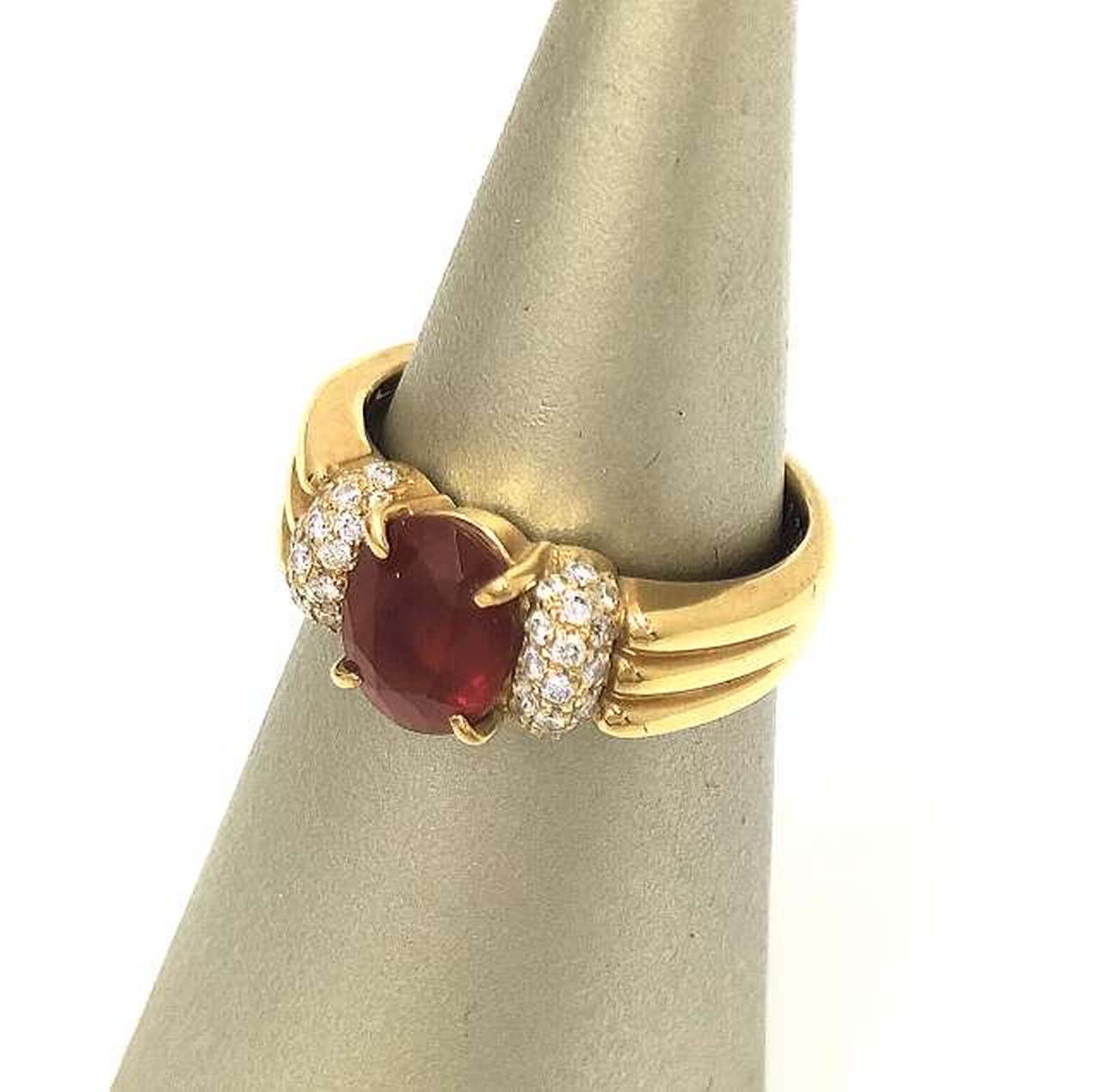 ※スタンドは付属しません