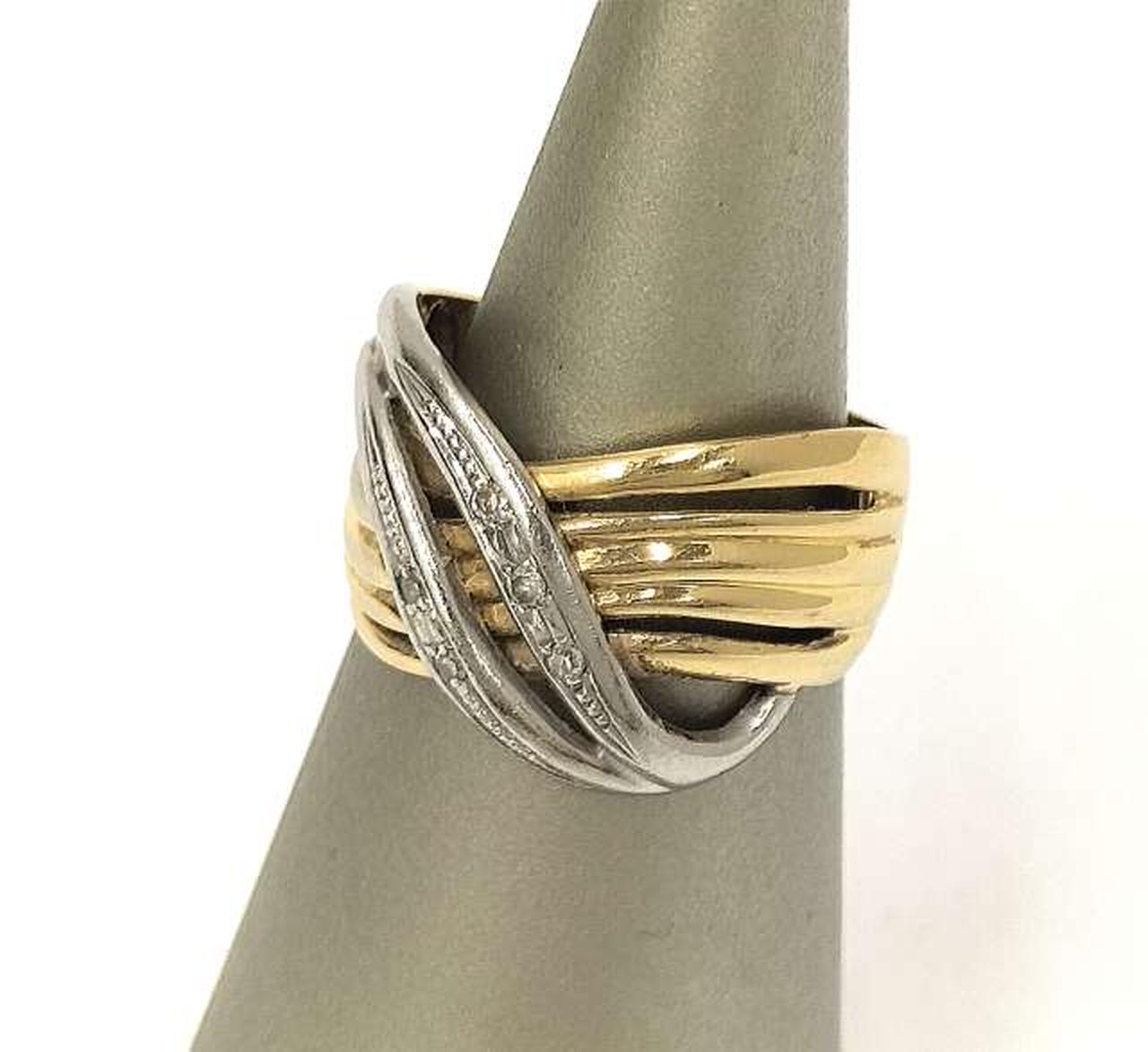 ※スタンドは付属しません