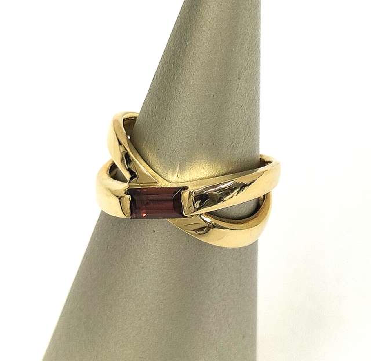 ※スタンドは付属しません