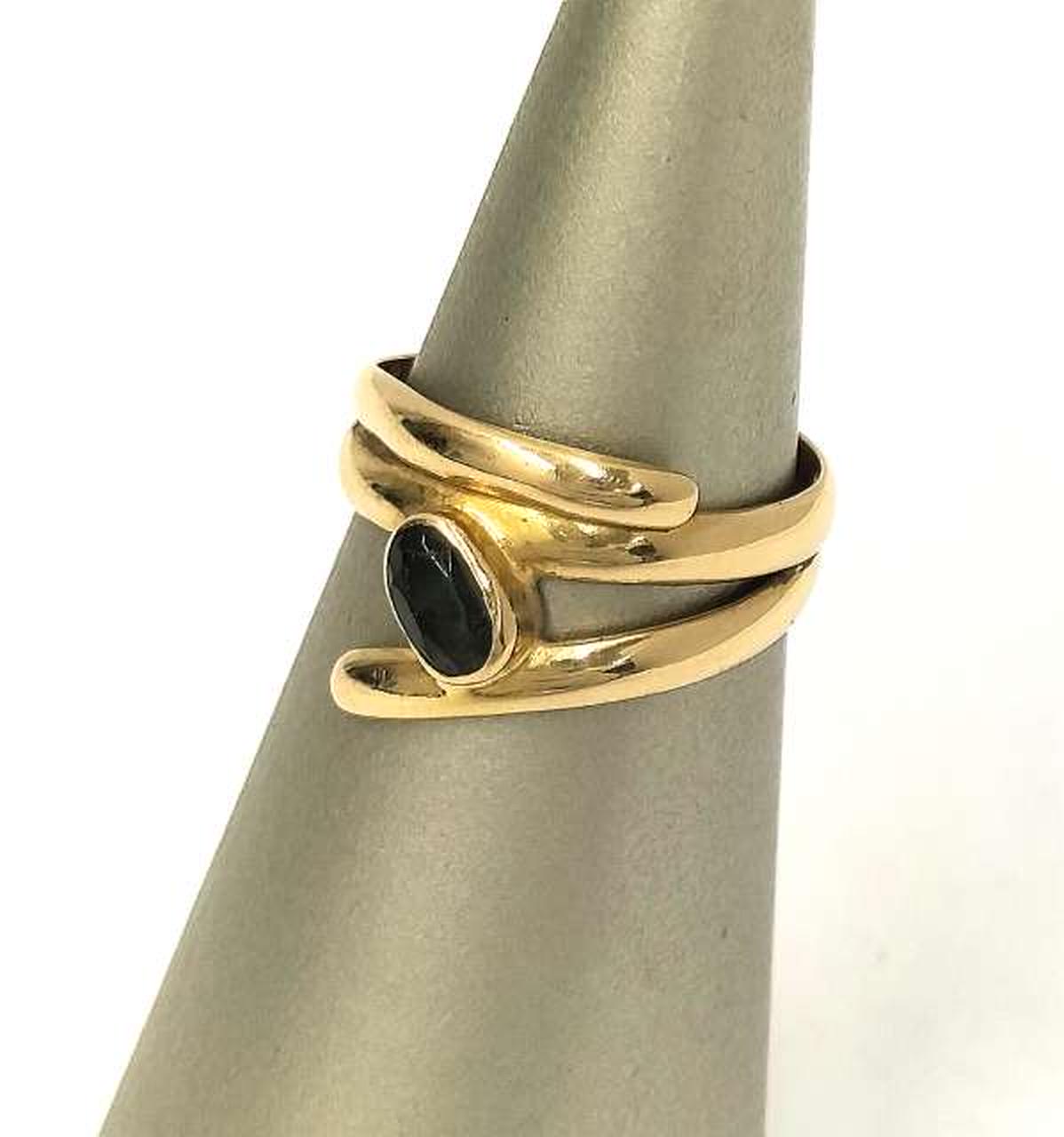 ※スタンドは付属しません