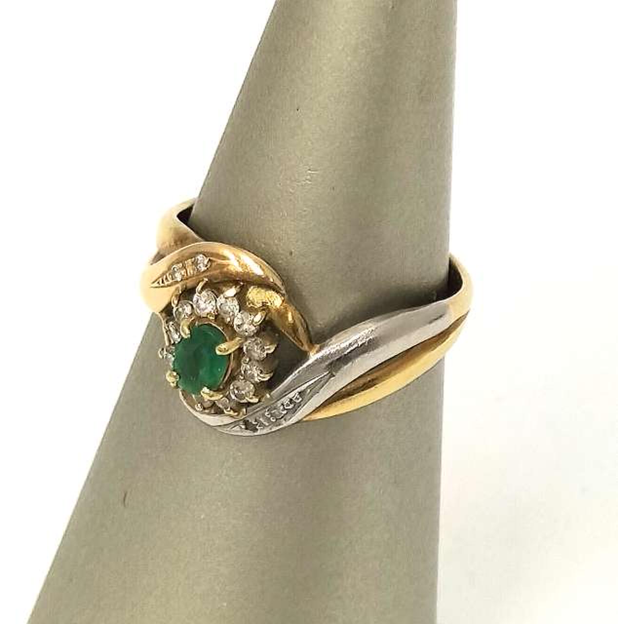 ※スタンドは付属しません