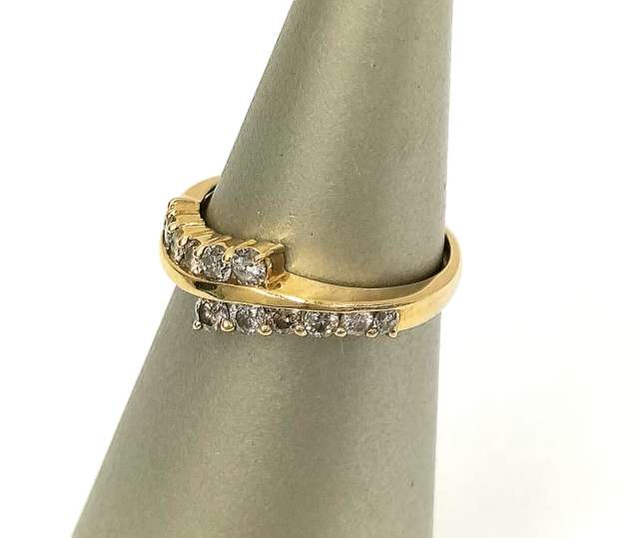 ※スタンドは付属しません