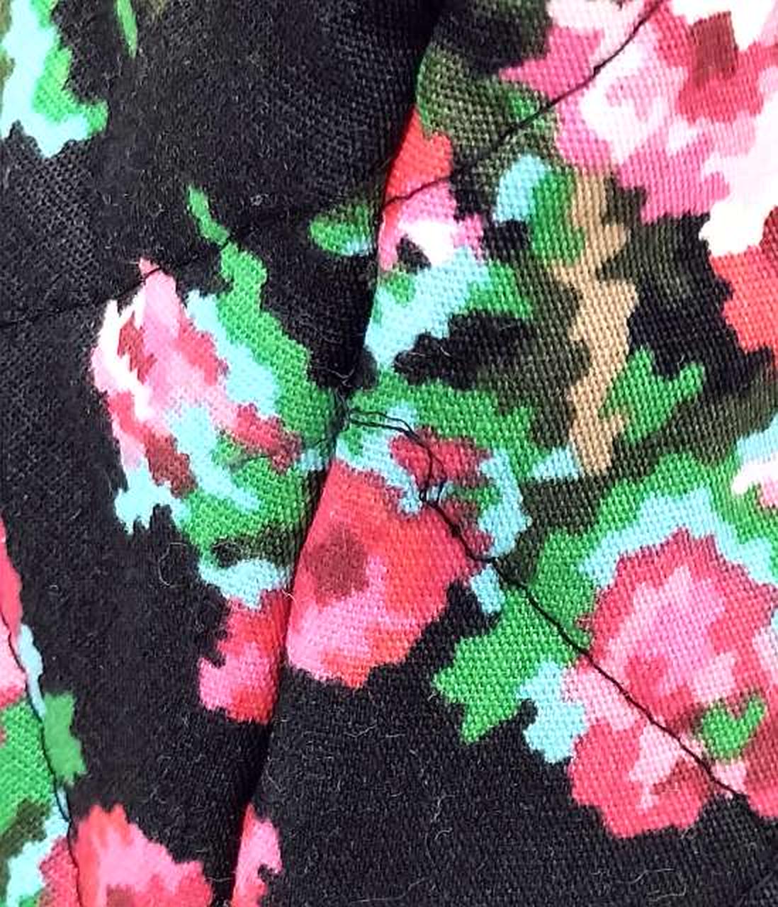 側面に糸ほつれあり