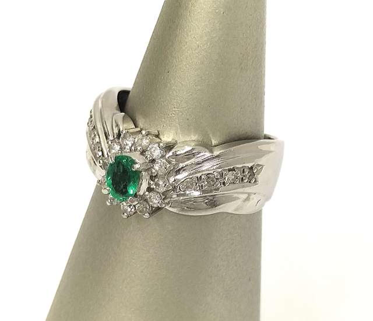 ※スタンドは付属しません