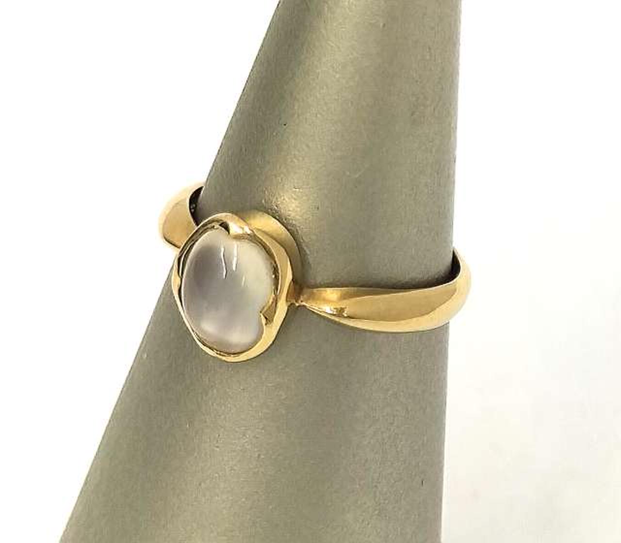 ※スタンドは付属しません