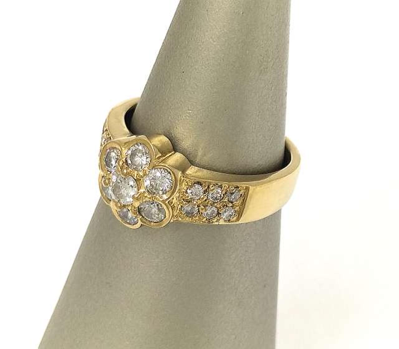 ※スタンドは付属しません