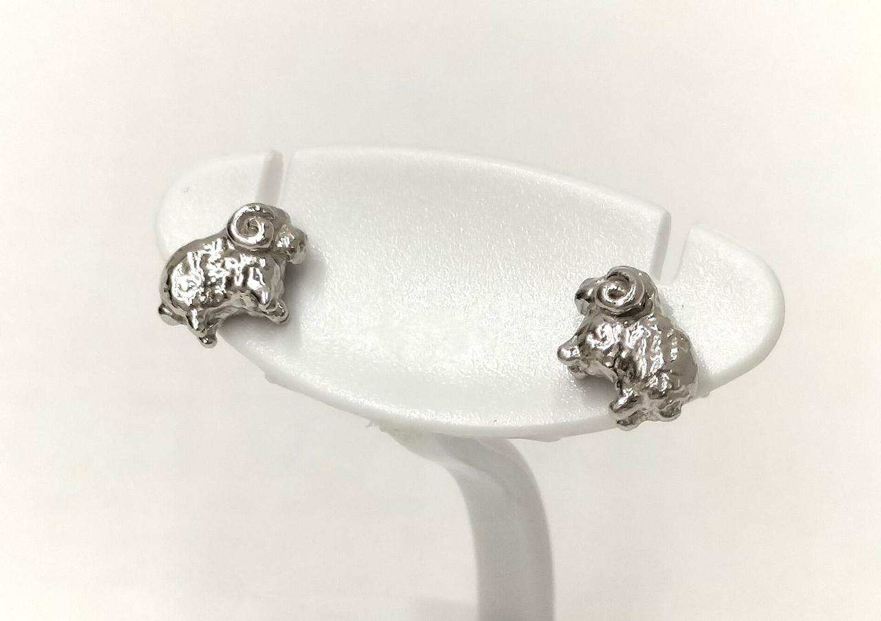※スタンドは付属しません