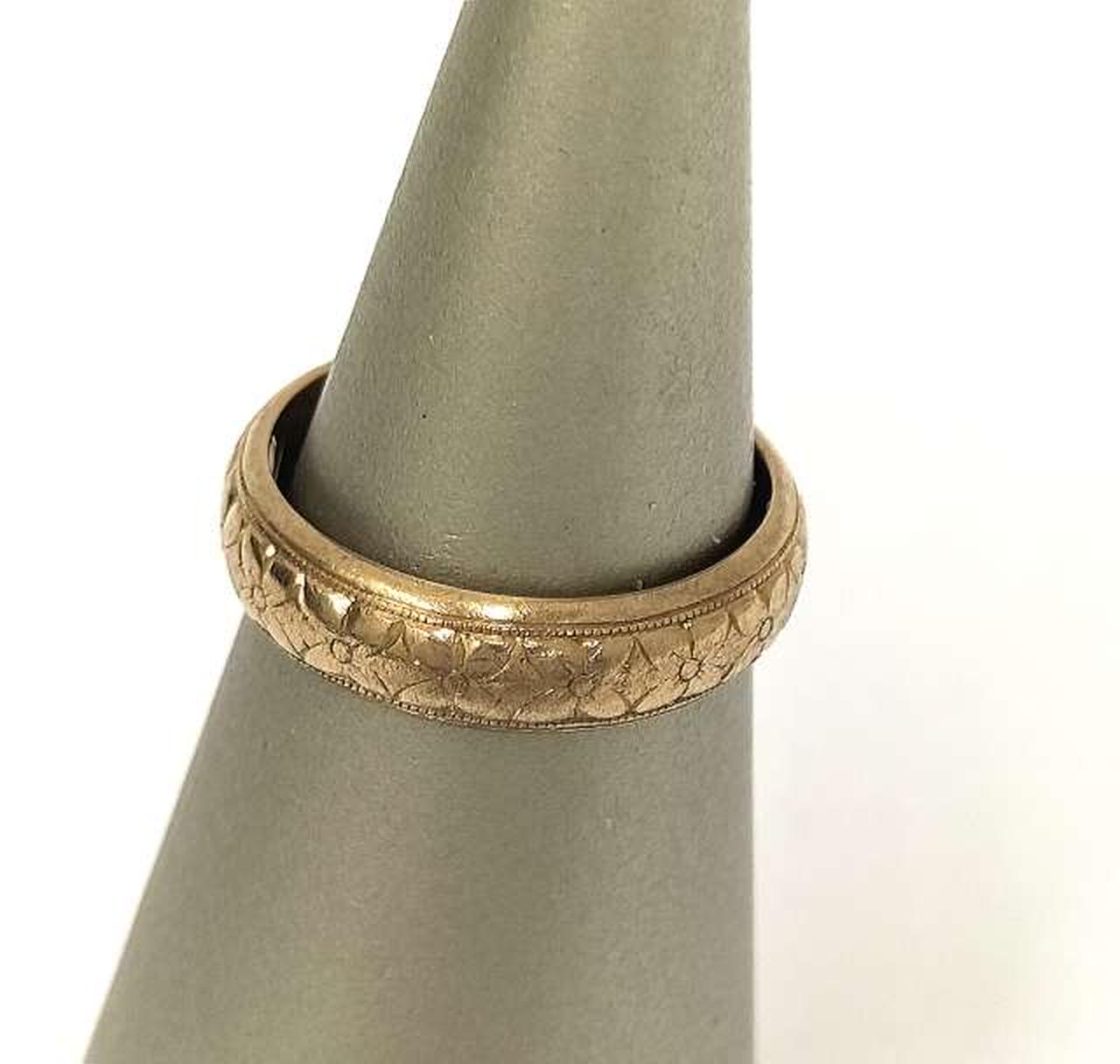 ※スタンドは付属しません