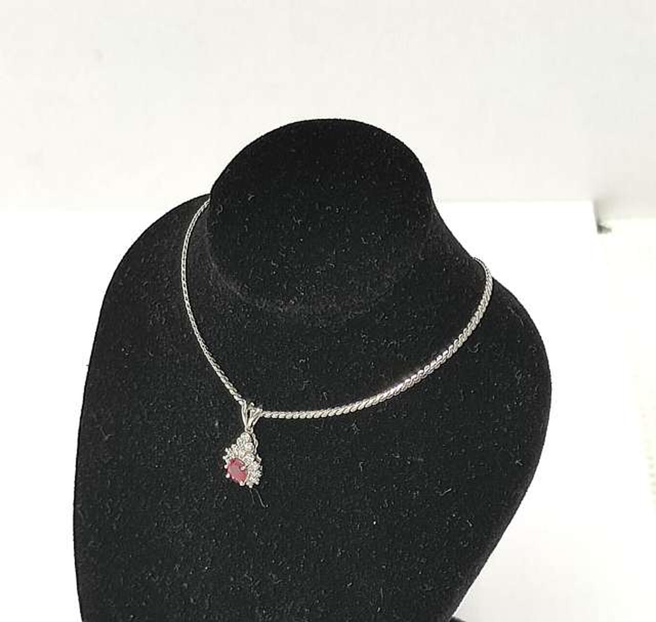 ※スタンドは付属しません