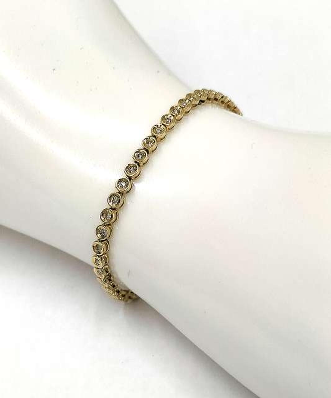 ※スタンドは付属しません