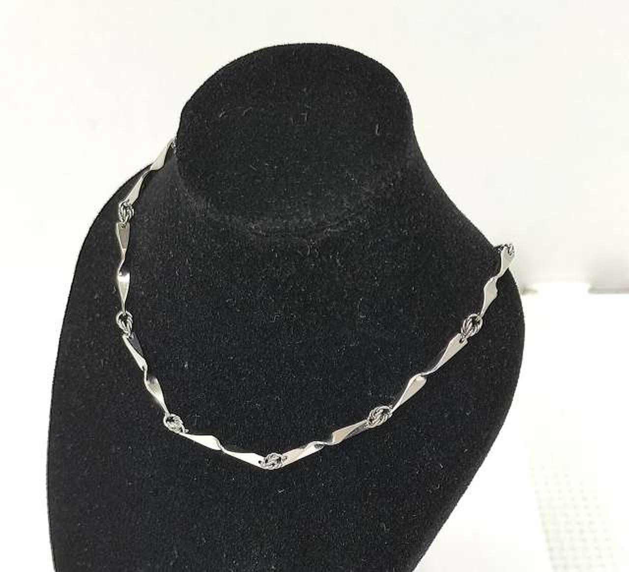 ※スタンドは付属しません