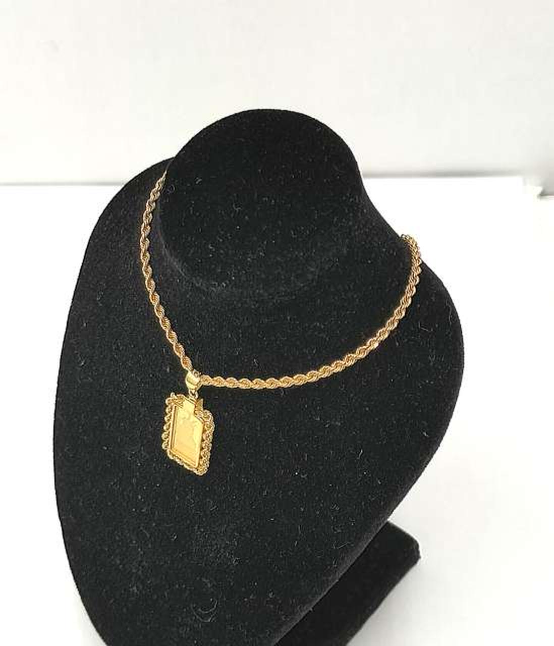 ※スタンドは付属しません