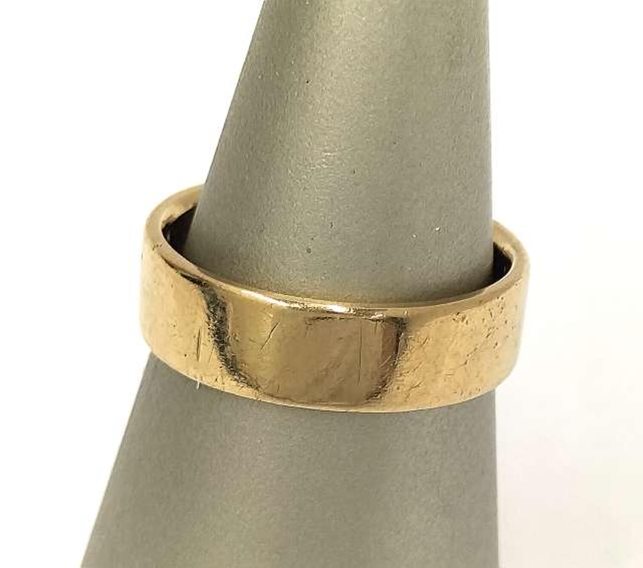 ※スタンドは付属しません