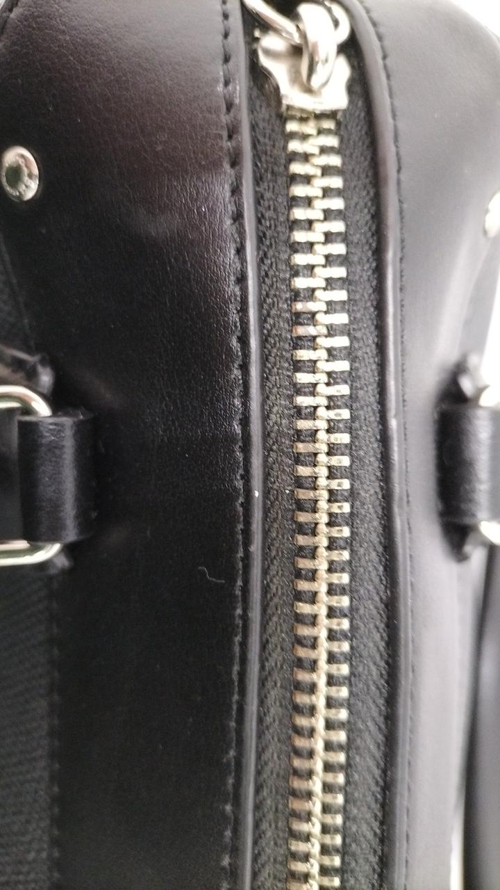 ファスナー錆び有ります