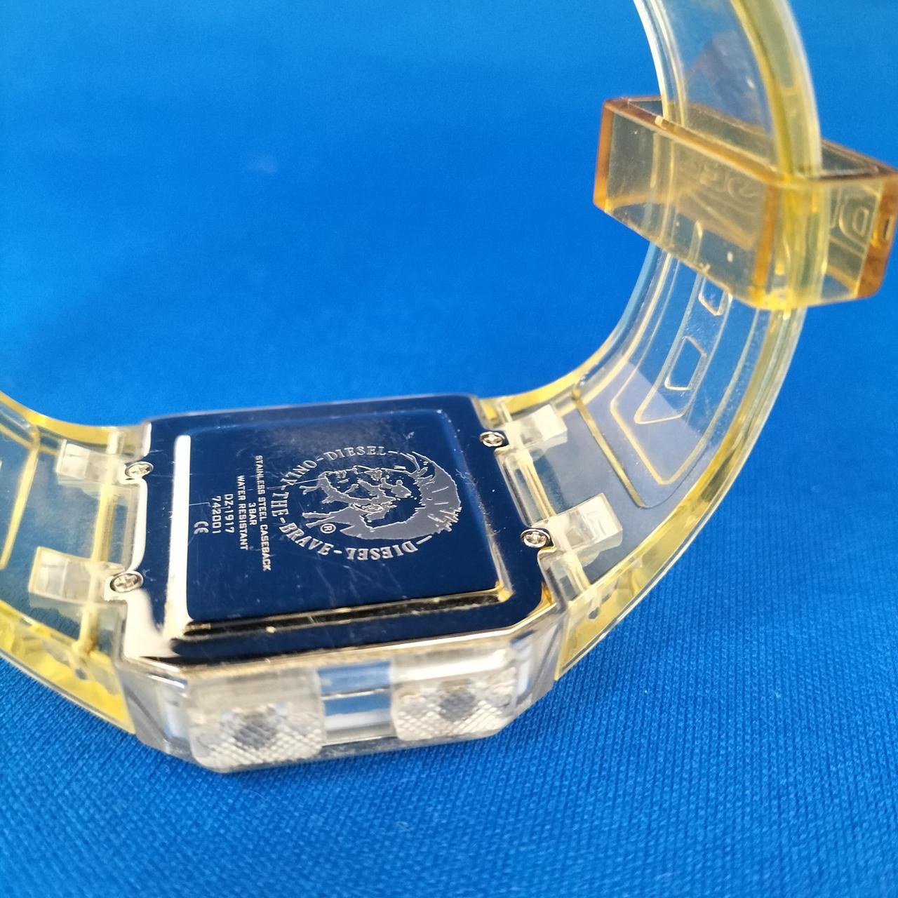 裏側にキズ有ります