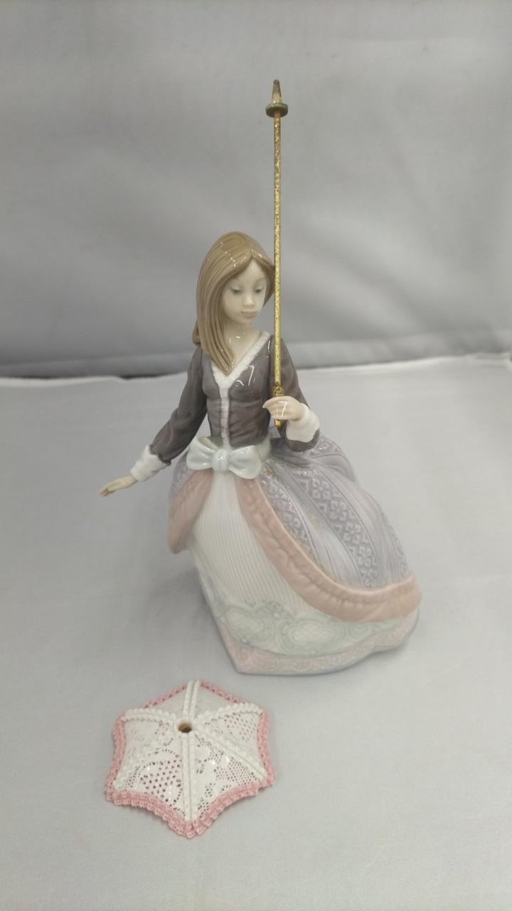 パラソルの傘が取れます。