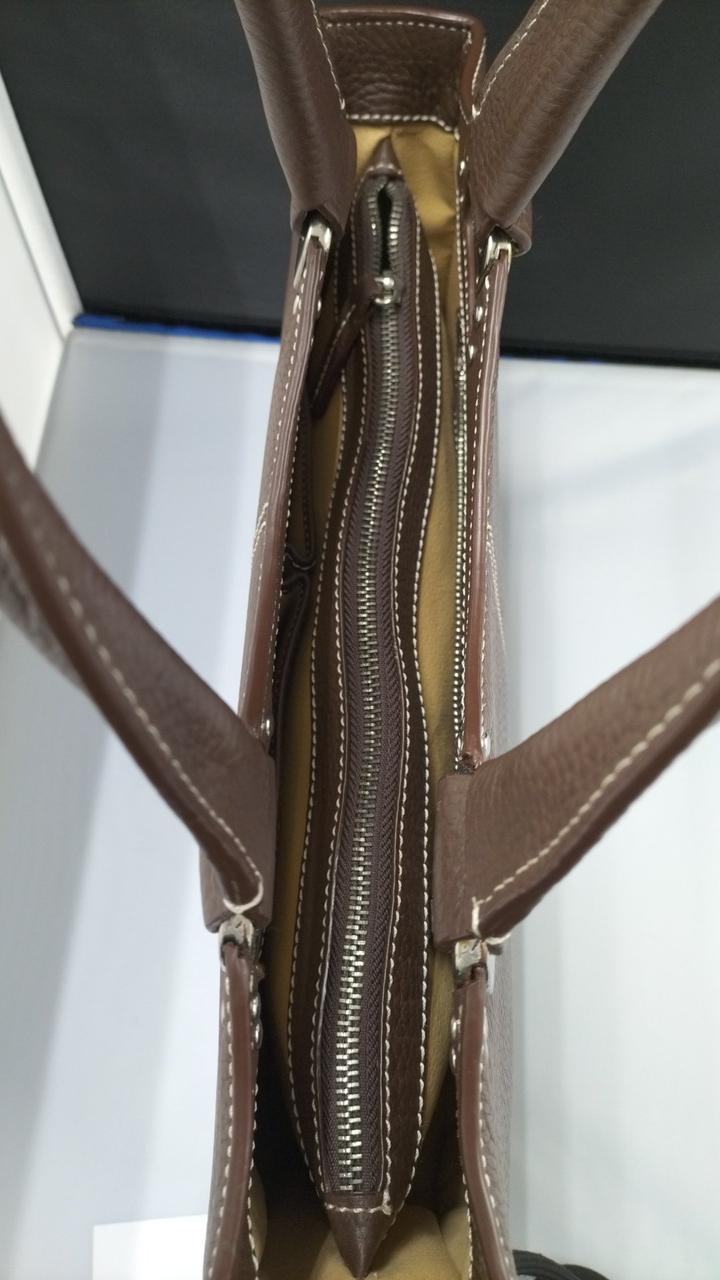 ファスナー波打ってる感あります