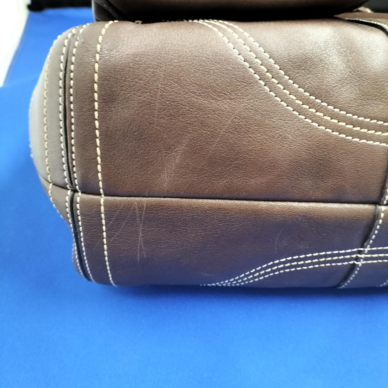 底面に角スレやキズあります