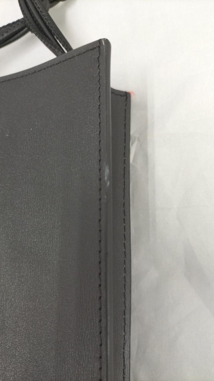 白いシミ有ります