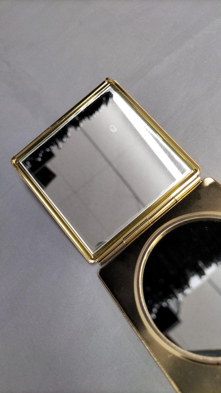 ミラー部分シミ有ります
