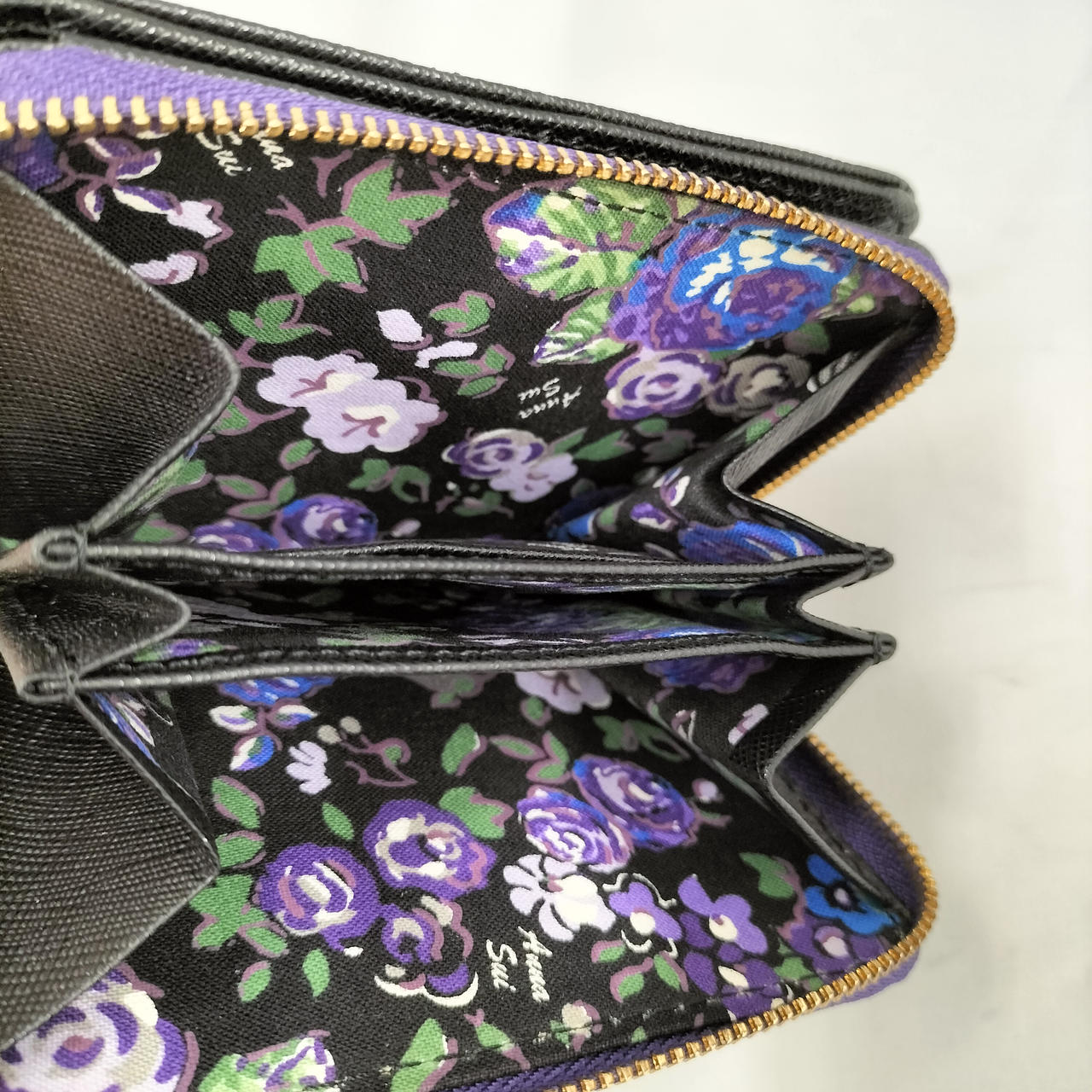 ANNA SUI バラ模様 三つ折り財布　蝶モチーフ　新品 ANNA SUI アナスイ 三つ折り財布 チョウ 蝶 ローズ オレンジ
