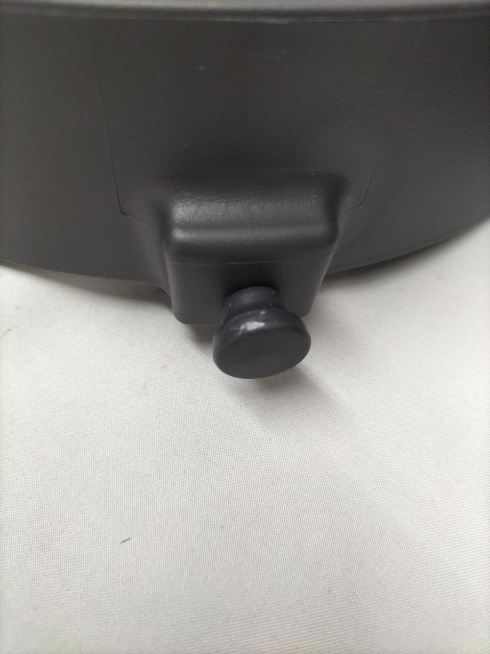 つまみ部分キズあり